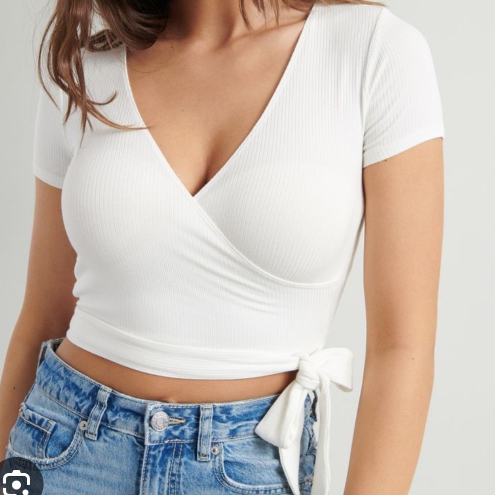 Revamped | Women’s Wrap V-Neck Cropped Top